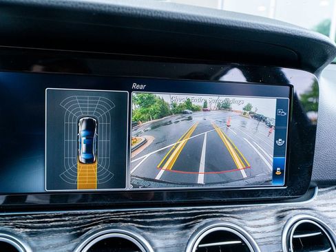 Used 2018 Mercedes-Benz E 300 image 36