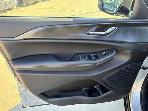 New 2025 Jeep Grand Cherokee L Altitude RWD image 13