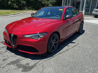 Used 2019 Alfa Romeo Giulia Ti Sport w/ Quick Order Package 22S Sport AWD/4WD video 1