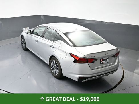 Used 2024 Nissan Altima 2.5 SV image 47