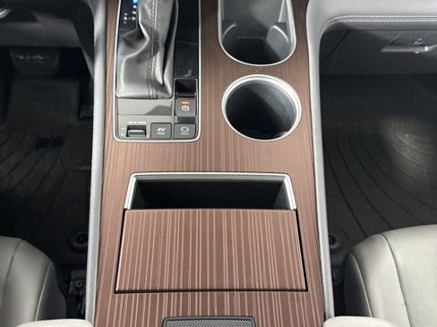 Used 2023 Toyota Sienna XLE image 18