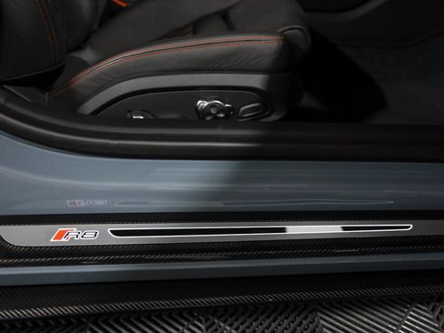 Used 2022 Audi R8 V10 performance image 21