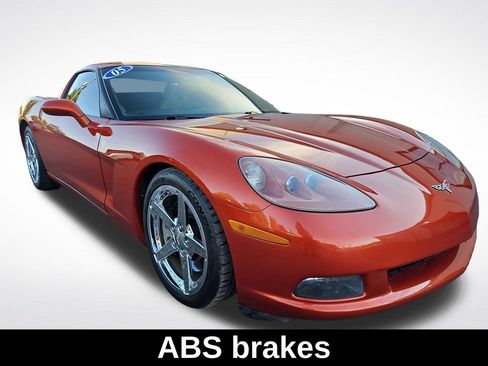 Used 2005 Chevrolet Corvette Coupe w/ Preferred Equipment Group RWD image 8