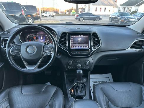 Used 2020 Jeep Cherokee Limited FWD image 11