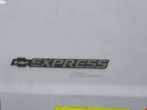Used 2014 Chevrolet Express 2500 RWD image 30