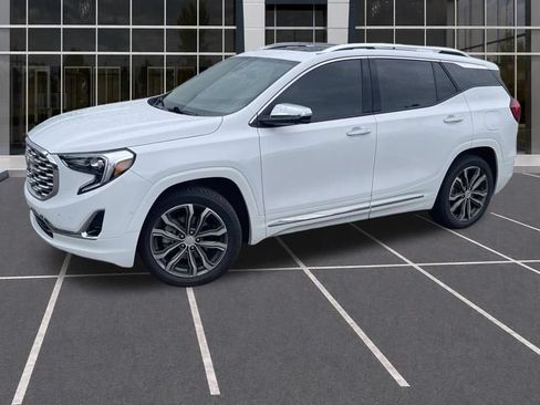 Used 2020 GMC Terrain Denali w/ Denali Premium Package AWD/4WD image 8