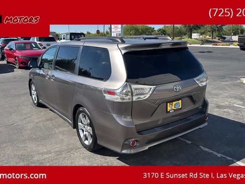 Used 2013 Toyota Sienna SE image 4