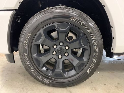 Used 2025 RAM 1500 Big Horn AWD/4WD image 2