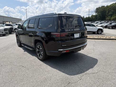 Used 2024 Jeep Wagoneer Series III AWD/4WD image 6