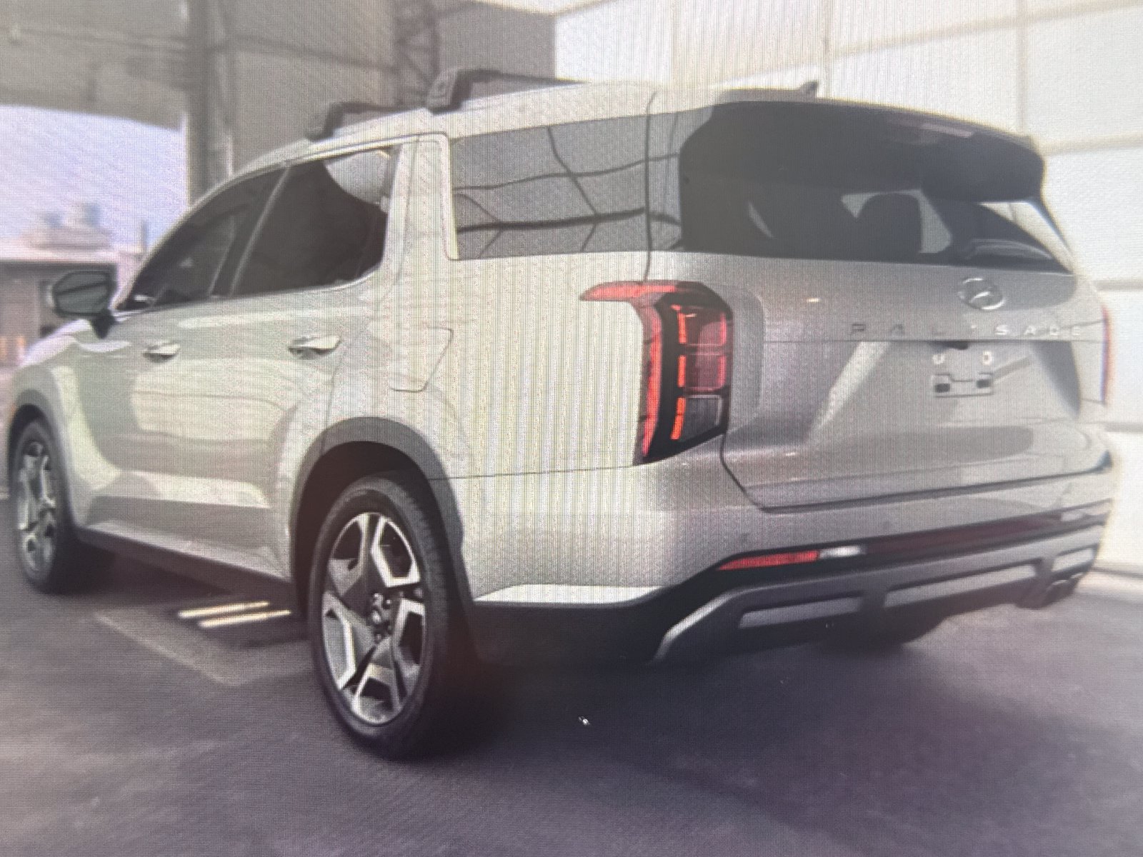 Used 2024 Hyundai Palisade SEL FWD image 3