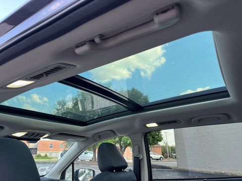 Used 2022 Subaru Ascent Limited w/ Technology Package image 16