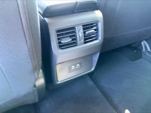 Used 2023 Nissan Rogue SV image 28