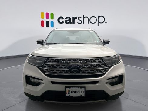 Used 2022 Ford Explorer Limited w/ Equipment Group 301A AWD/4WD image 8