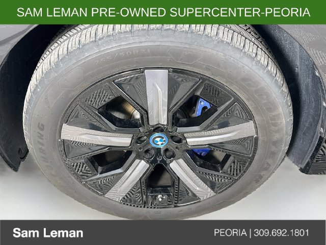 Used 2025 BMW iX xDrive50 AWD/4WD image 32