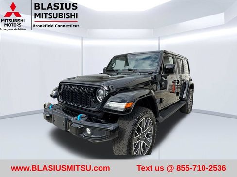 Used 2024 Jeep Wrangler High Altitude AWD/4WD image 3