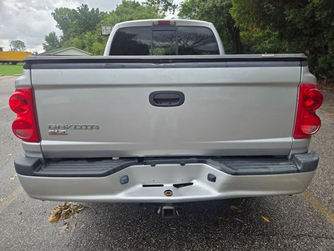 Used 2007 Dodge Dakota SLT w/ Trailer Tow Group AWD/4WD image 8