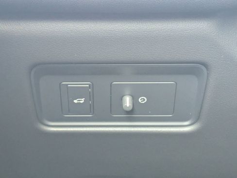 New 2026 Jaguar F-PACE R-Dynamic S image 19