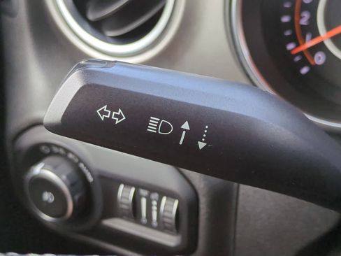 Used 2018 Jeep Wrangler Unlimited Sahara AWD/4WD image 26