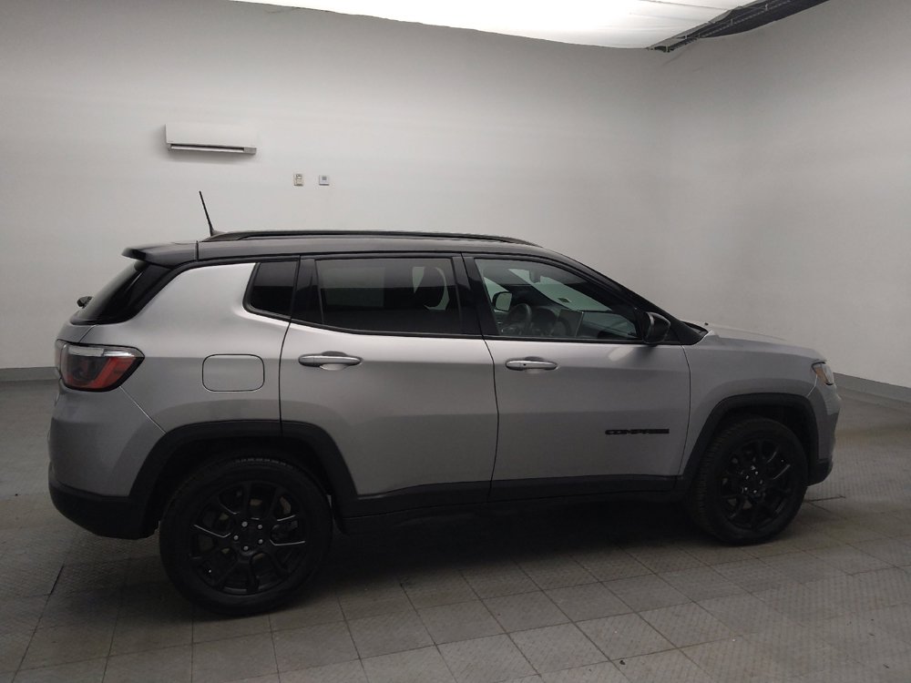 Used 2023 Jeep Compass Latitude AWD/4WD image 10