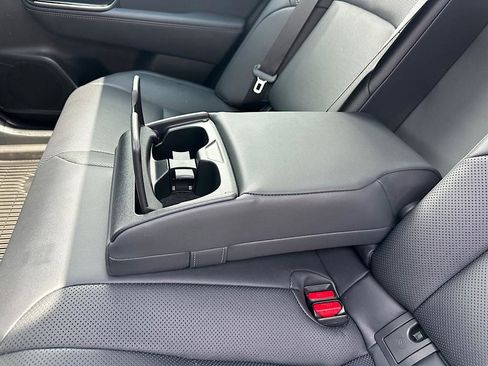 Certified 2025 Toyota Crown AWD/4WD image 16