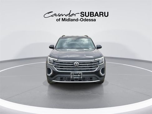 Used 2025 Volkswagen Atlas SE image 3