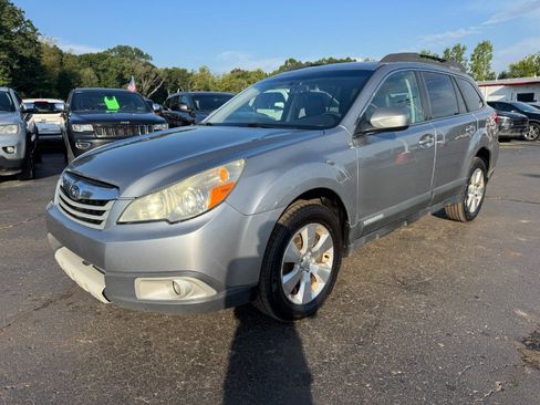 Used 2010 Subaru Outback 3.6R Limited AWD/4WD image 1