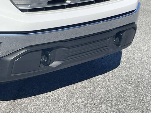 Used 2023 GMC Sierra 1500 SLE w/ Preferred Package image 10