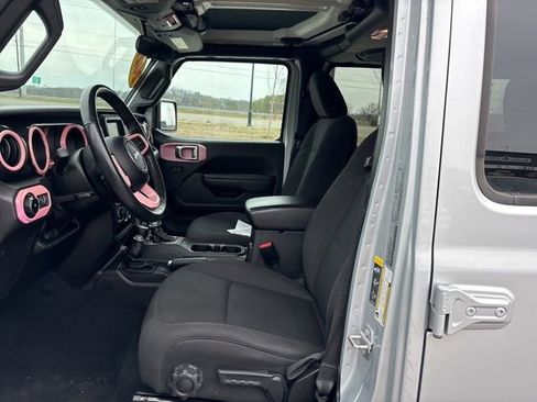 Used 2022 Jeep Wrangler Unlimited Sport image 18