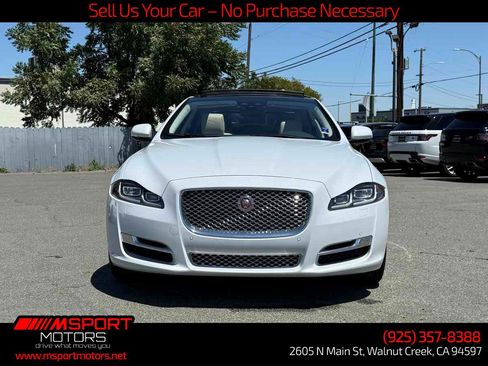 Used 2019 Jaguar XJ L Portfolio RWD image 2