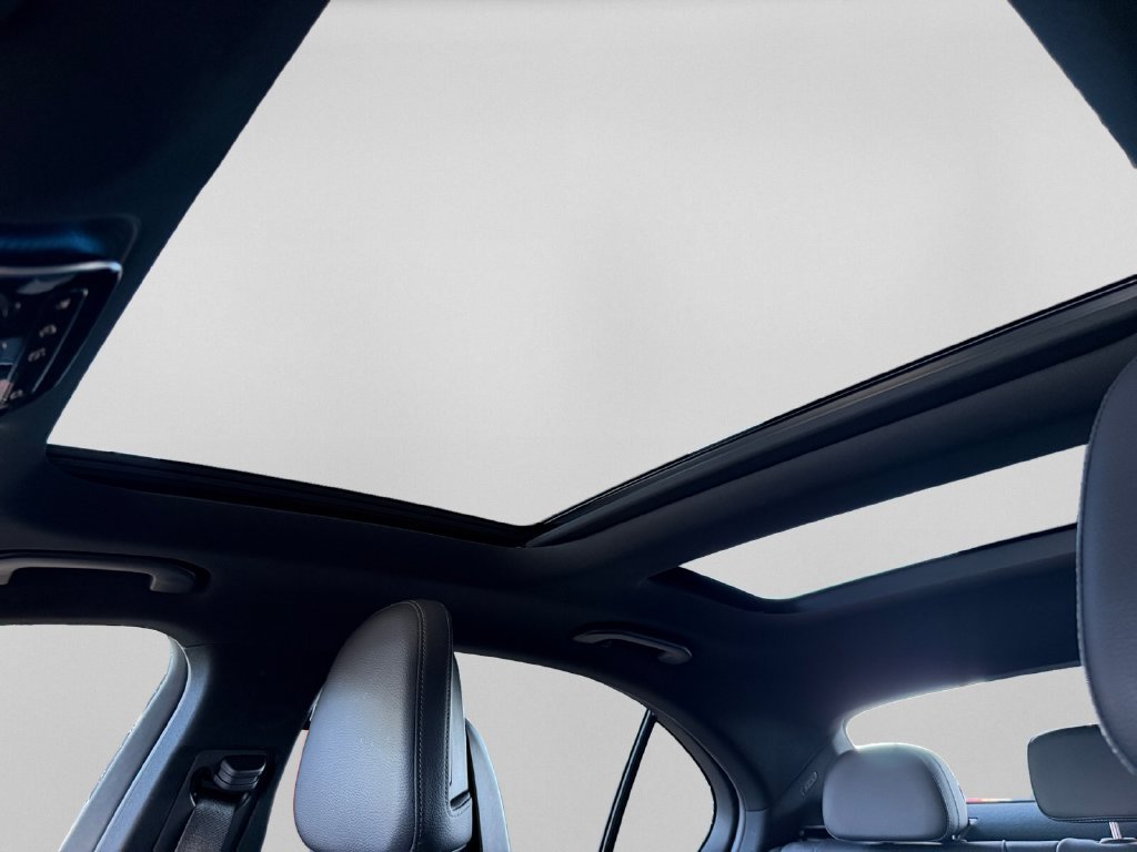 Used 2025 Mercedes-Benz C 300 Sedan image 13
