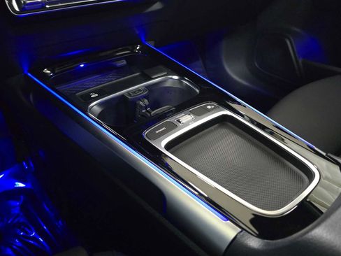Certified 2026 Mercedes-Benz GLB 250 4MATIC image 32