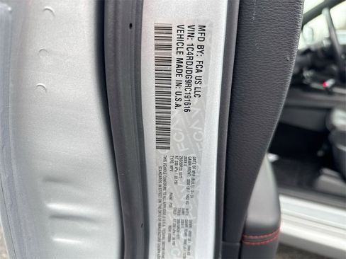 Used 2024 Dodge Durango GT image 29