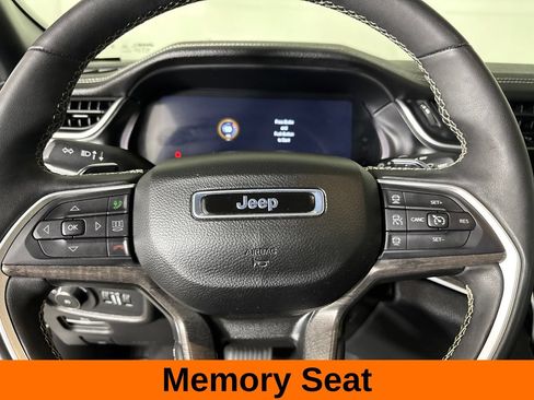 Used 2024 Jeep Grand Cherokee Limited RWD image 16