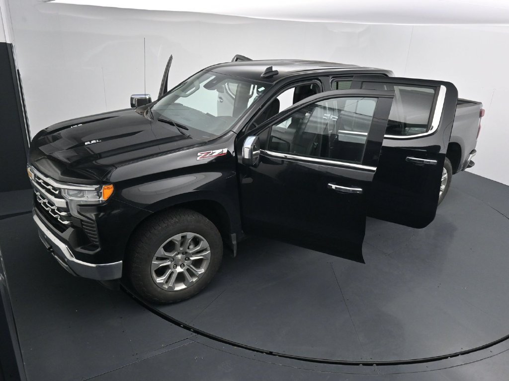 Used 2023 Chevrolet Silverado 1500 LTZ AWD/4WD image 26