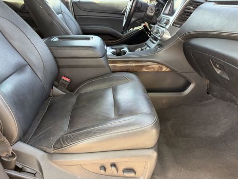 Used 2019 Chevrolet Suburban LT AWD/4WD image 7