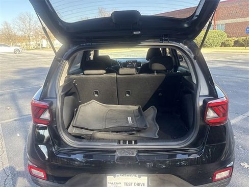 Used 2022 Hyundai Venue SEL w/ Cargo Package image 20