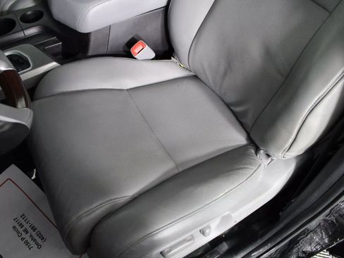 Used 2016 Toyota Sequoia Platinum AWD/4WD image 36
