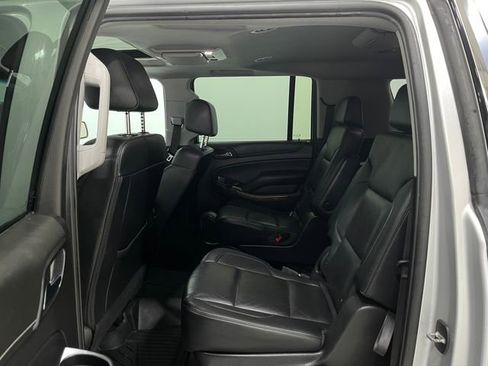 Used 2020 Chevrolet Suburban Premier image 33