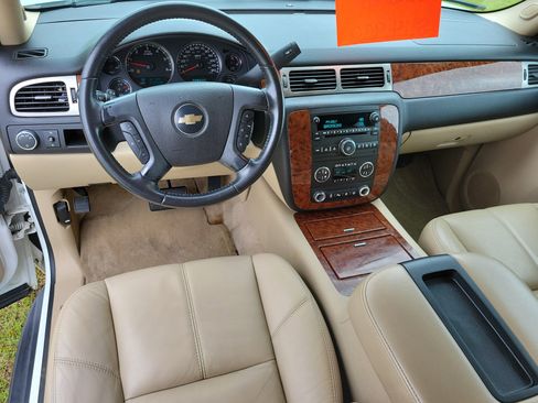 Used 2007 Chevrolet Tahoe LTZ w/ LTZ Preferred Equipment Group RWD image 15
