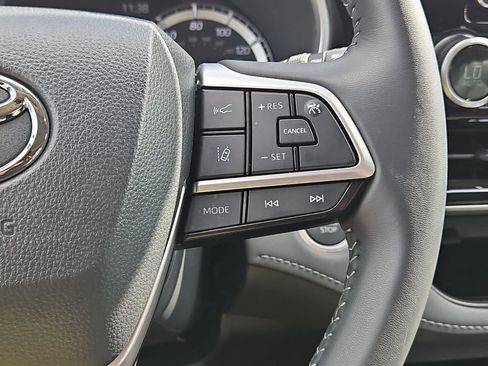 Certified 2026 Toyota Highlander XLE AWD/4WD image 27