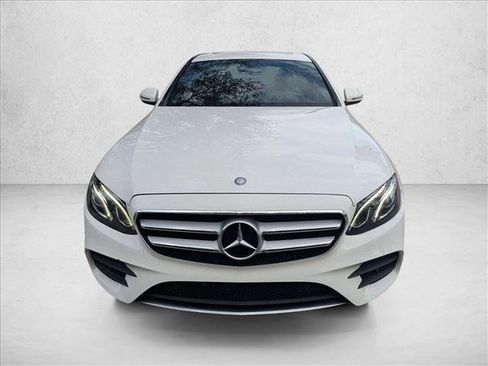 Used 2017 Mercedes-Benz E 300 image 2