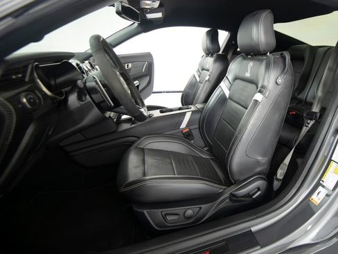 Used 2020 Ford Mustang Shelby GT500 w/ Technology Package RWD image 38