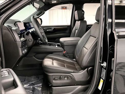 Used 2025 Chevrolet Tahoe High Country w/ Sun And Tow Package image 24