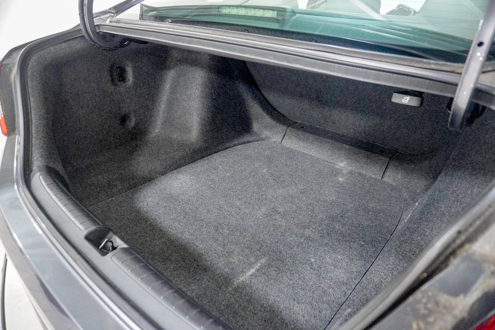 Used 2018 Honda Accord LX image 9