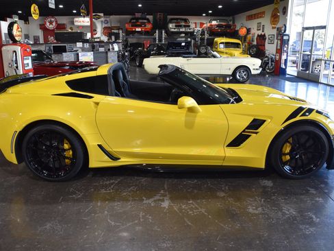 Used 2017 Chevrolet Corvette Grand Sport w/ Z07 Performance Package RWD image 47