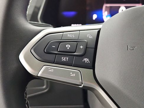 Certified 2024 Volkswagen Tiguan SE image 24