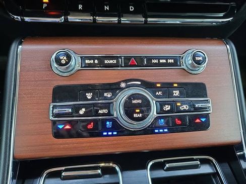 Used 2021 Lincoln Aviator Reserve w/ Equipment Group 208A RWD image 35