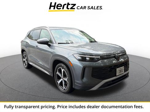 Used 2026 Volkswagen Tiguan SE FWD image 1