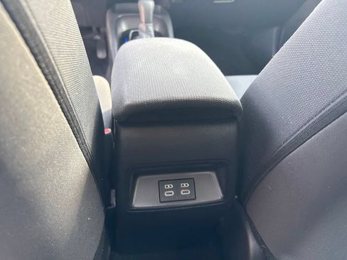 Used 2025 Toyota Corolla LE FWD image 21