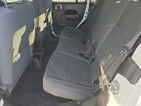 Used 2025 Jeep Gladiator Nighthawk image 15